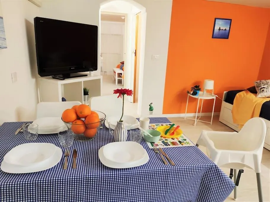 Central Apartments Mezzanine - 1 Min To Via Etnea Catania Italia
